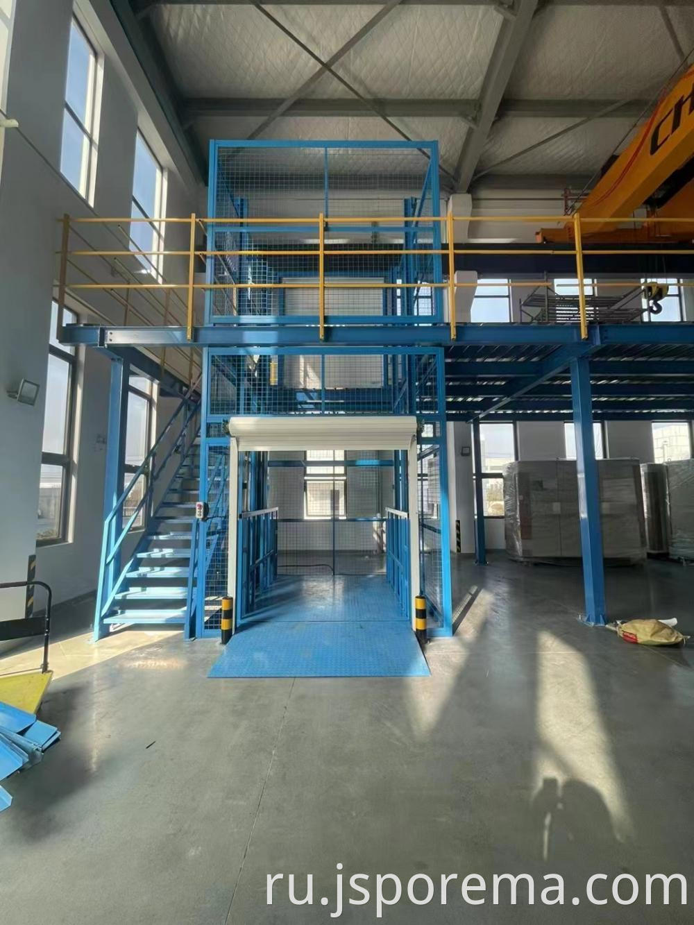  Guide rail-type lifting platform Jpg